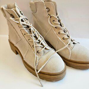 Beige ROCKET DOG Irys Orchard frayed cotton ankle boots w/ lace up closure S=10